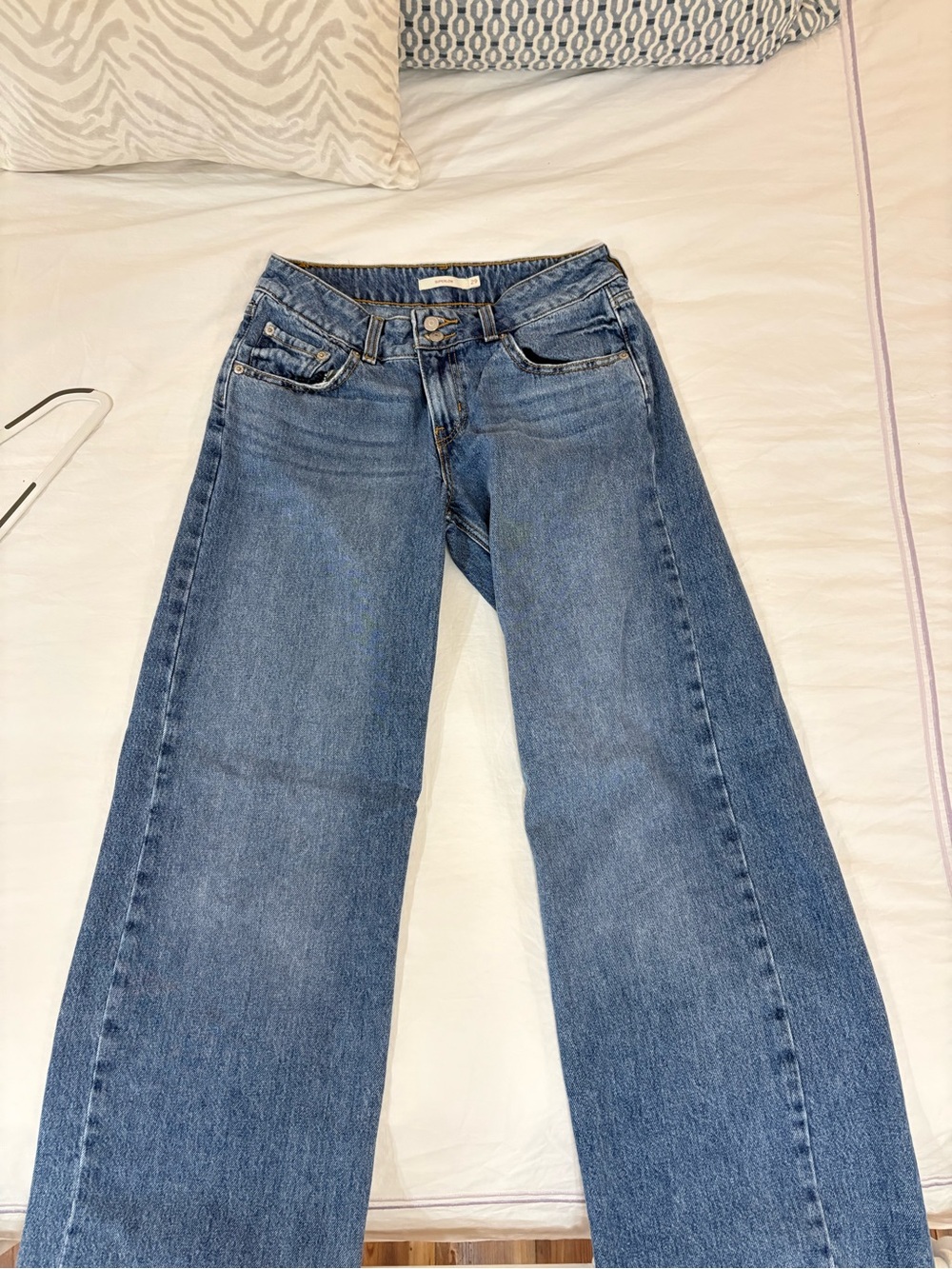 Levi's Light Blue Wide-Leg Women's Jeans - Picture 2 of 9